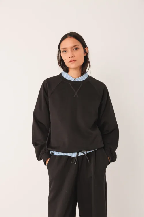 ADJUSTABLE-WAIST SWEATSHIRT