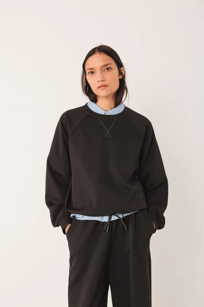 ADJUSTABLE-WAIST SWEATSHIRT
