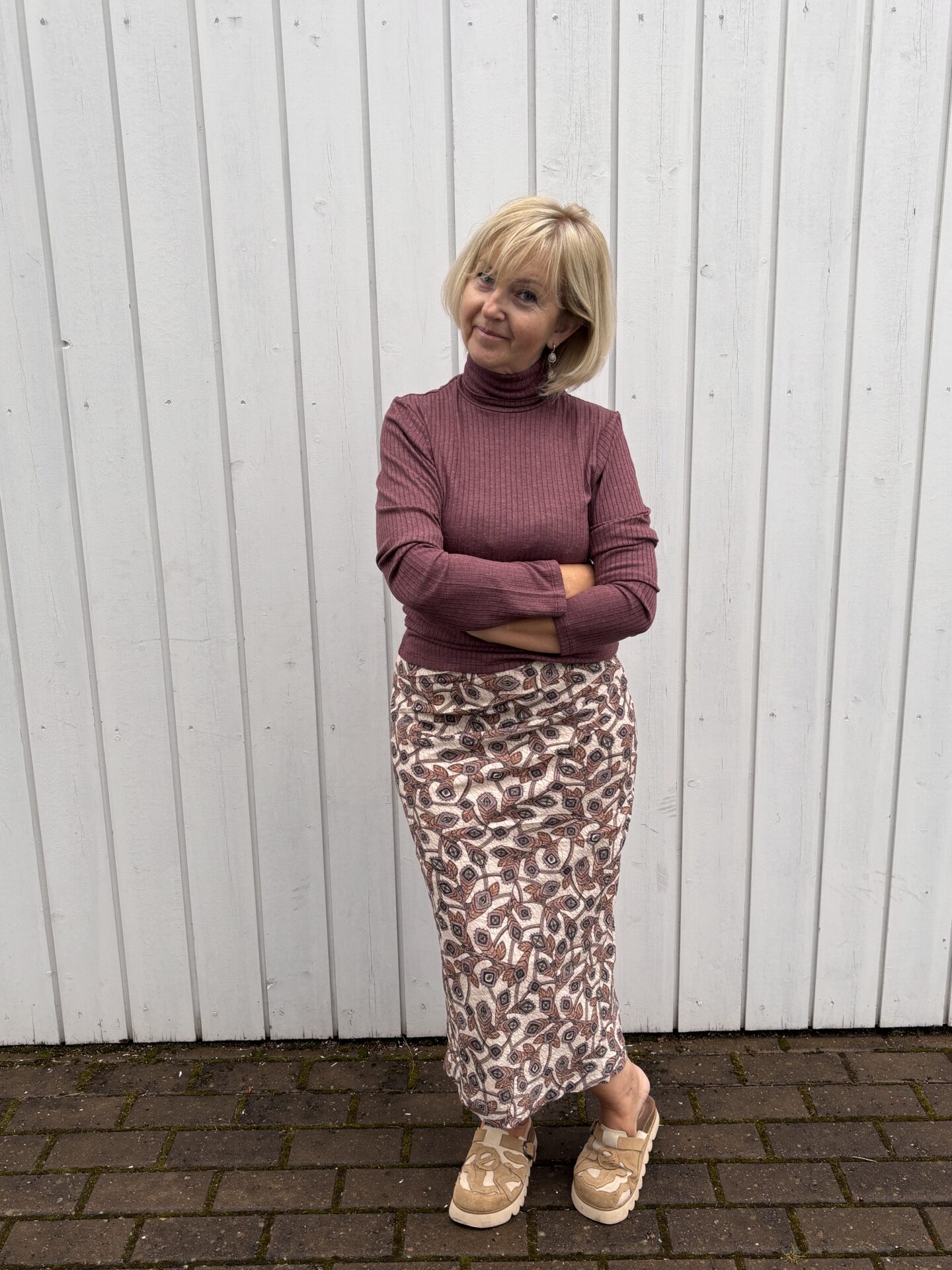 RIBBED FITTED T-SHIRT BERENJENA