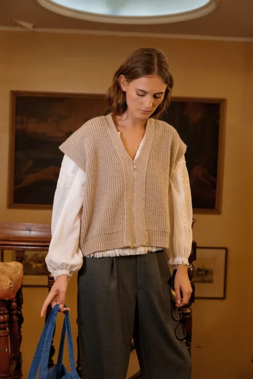 ZIP-UP KNIT VEST PIEDRA