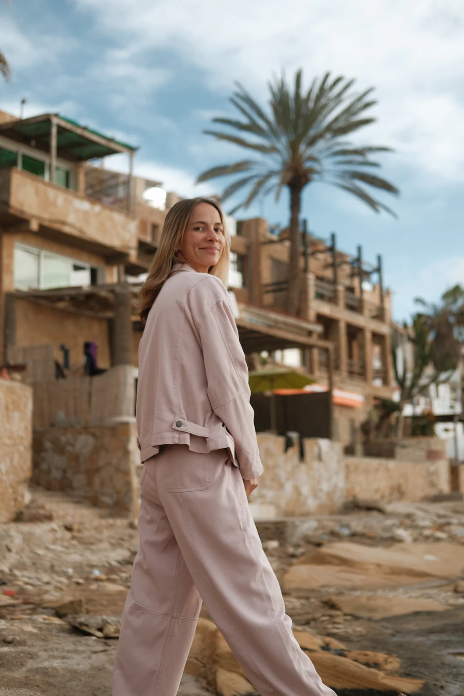 HUNTING JACKET WITH LARGE POCKETS - Image 3