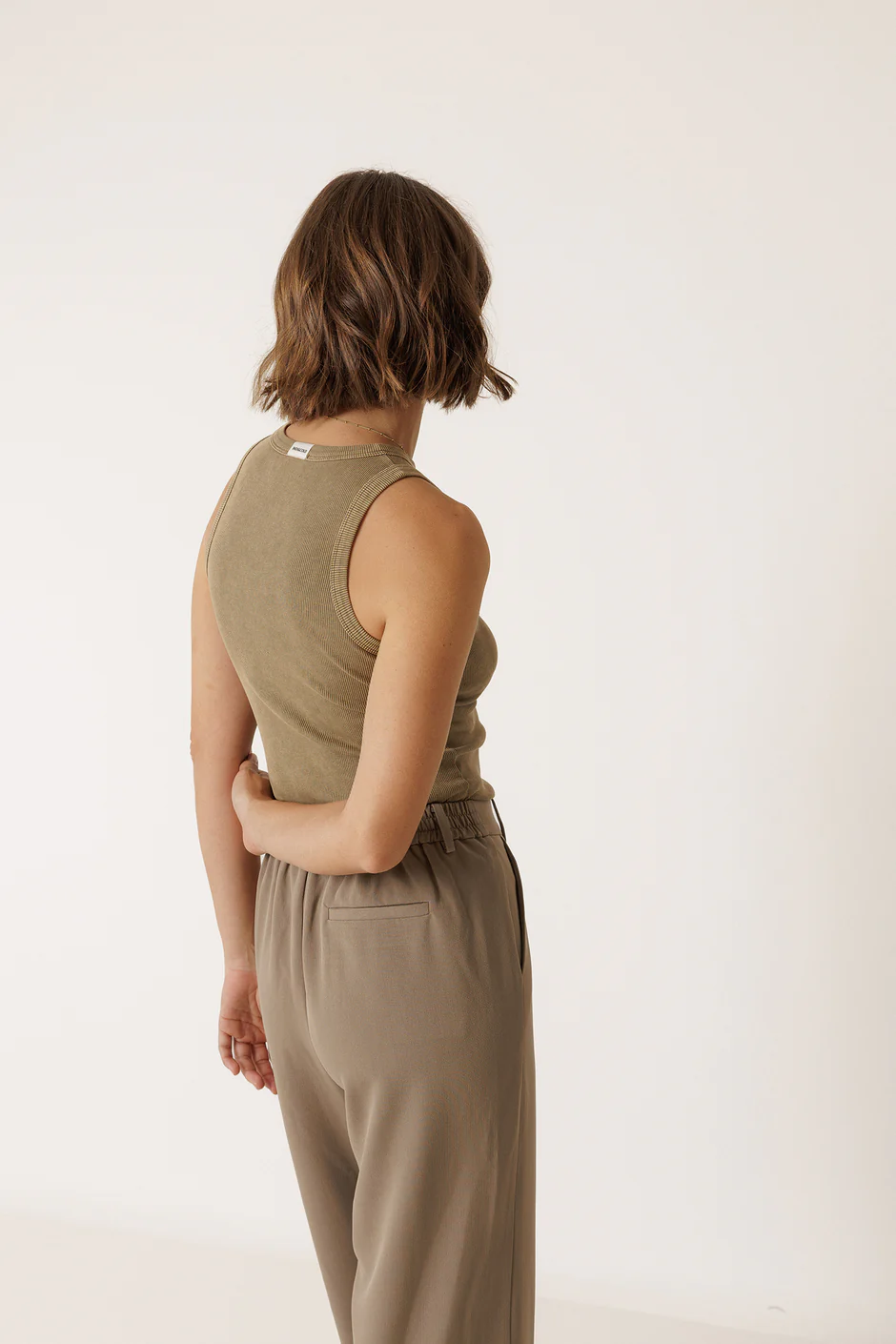 STRAPPY LOGO TEE KHAKI - Image 4