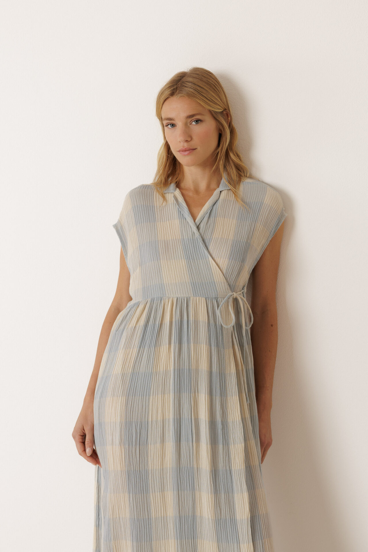 CROSSOVER GINGHAM DRESS - Image 5
