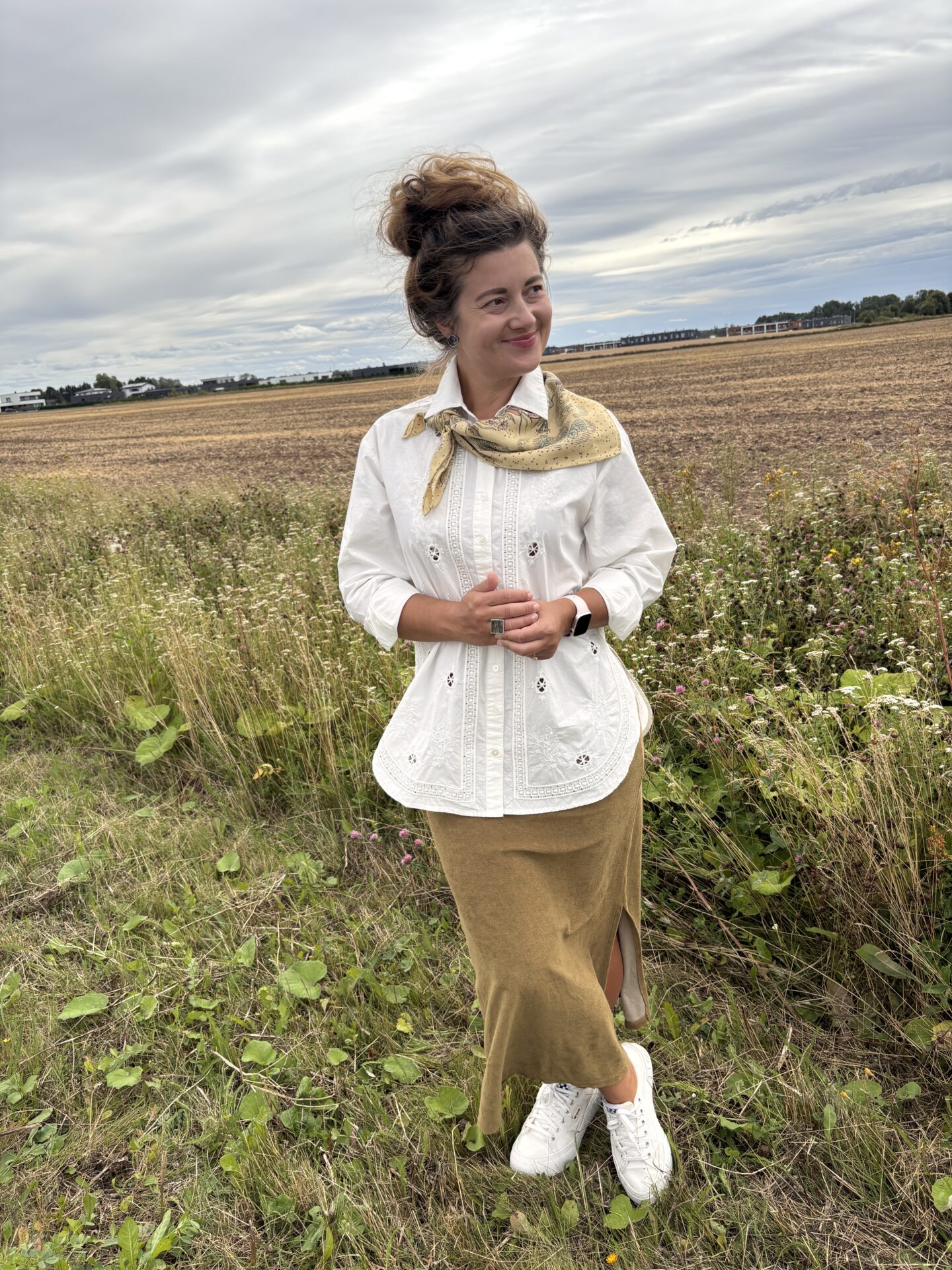 Indi&Cold Embroidered Poplin Maxi Shirt orgaanilisest puuvillast pikk särk tikitud kaunistustega valge - Wavau