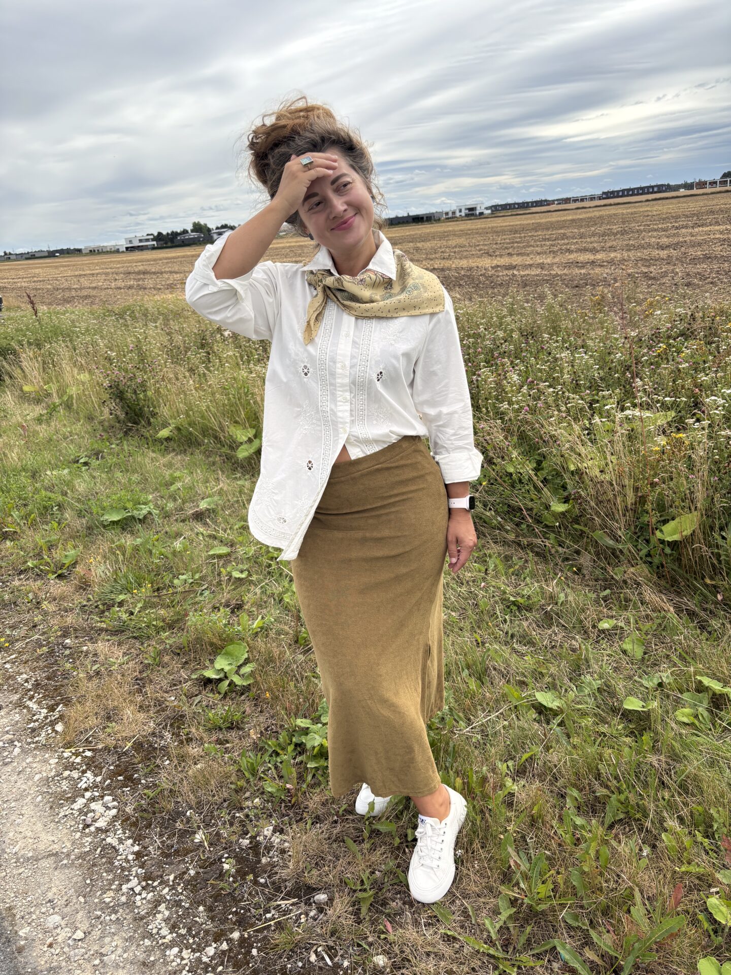 Indi&Cold Embroidered Poplin Maxi Shirt orgaanilisest puuvillast pikk särk tikitud kaunistustega valge - Wavau