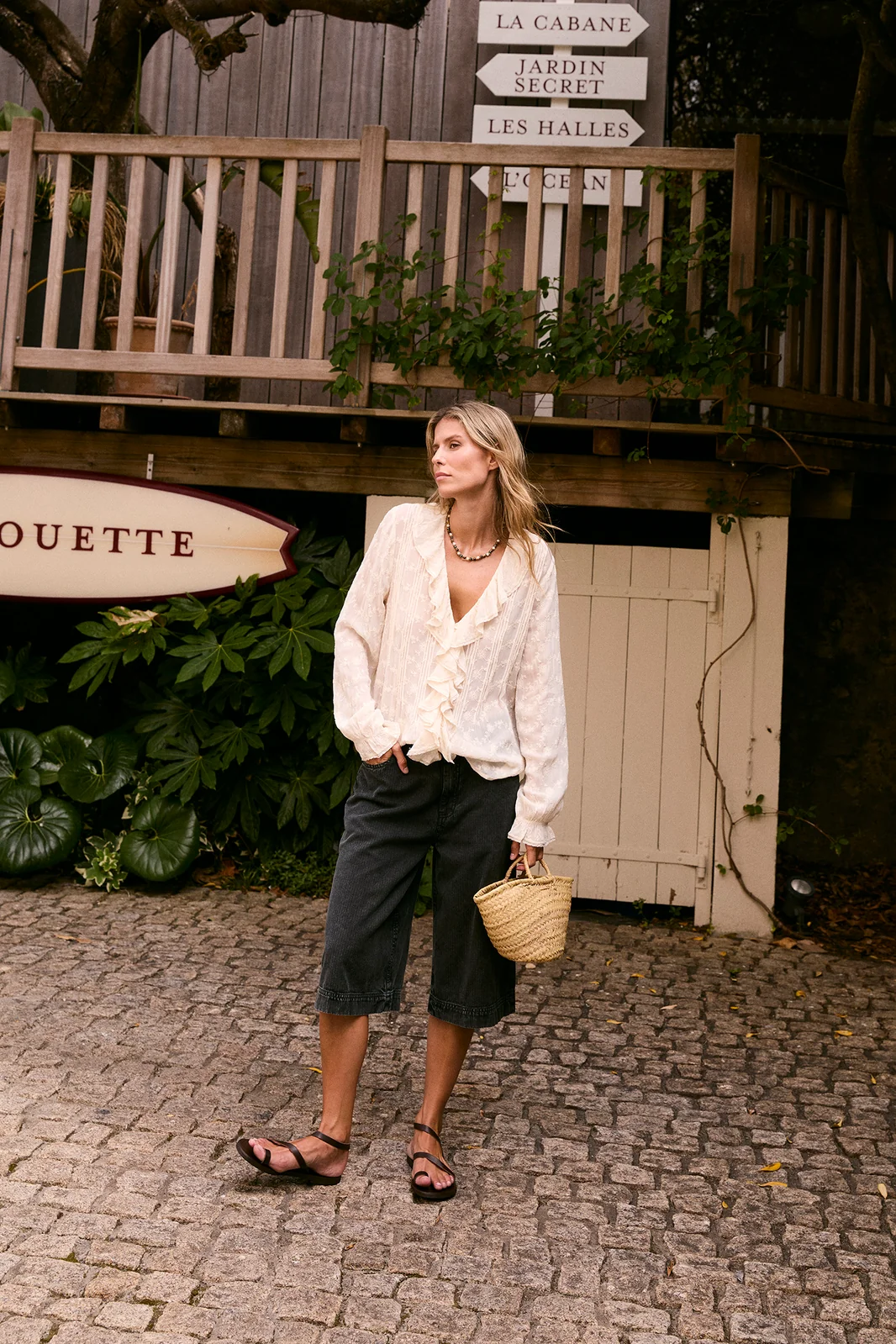 Indi&Cold Embroidered Romantic Ruffle Shirt viskoosist pikkade varrukatega satsidega särk valge - Wavau