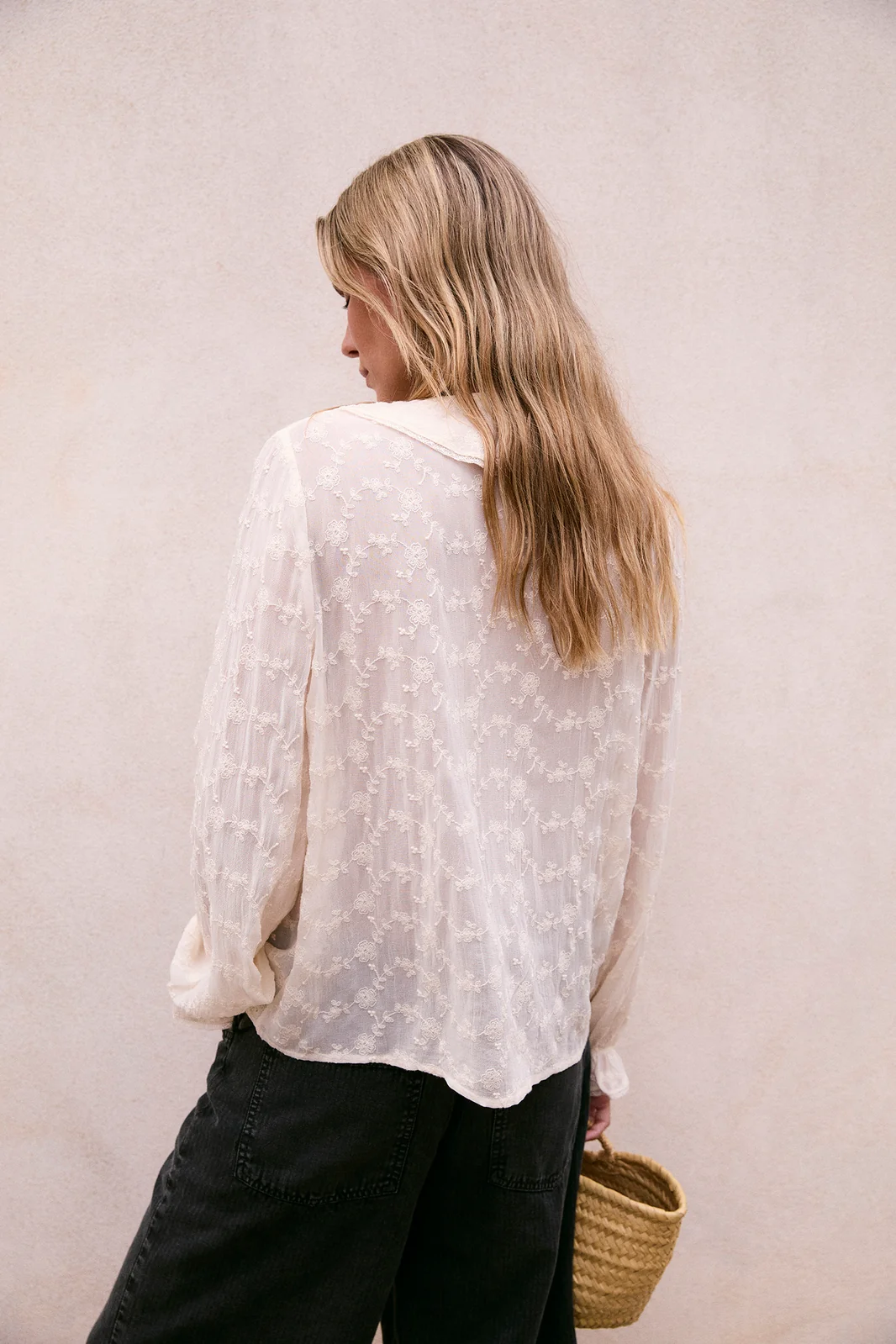 Indi&Cold Embroidered Romantic Ruffle Shirt viskoosist pikkade varrukatega satsidega särk valge - Wavau