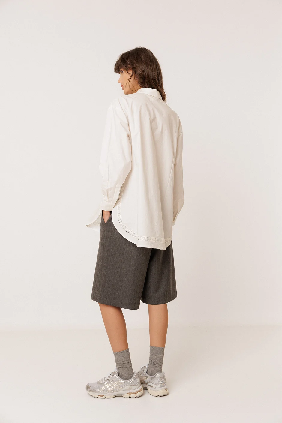 Indi&Cold Embroidered Poplin Maxi Shirt orgaanilisest puuvillast pikk särk tikitud kaunistustega valge - Wavau